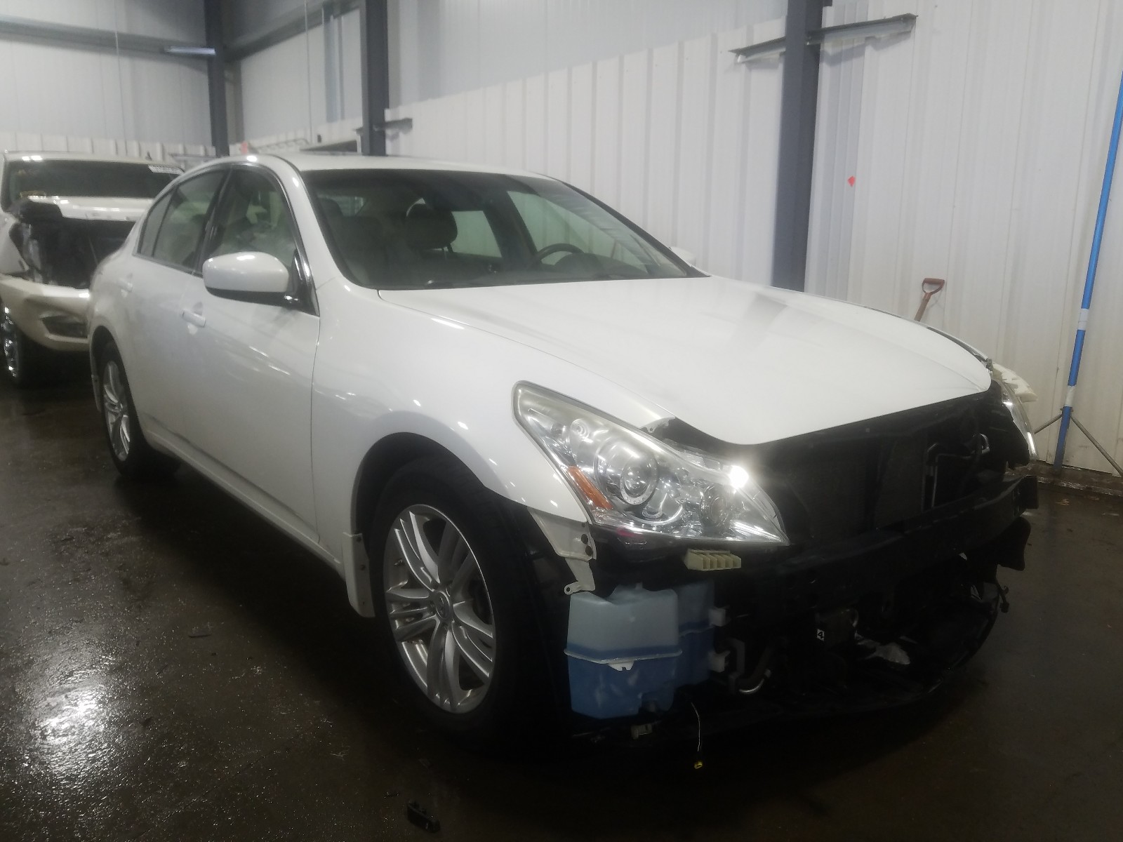 Infiniti G37 (2011)