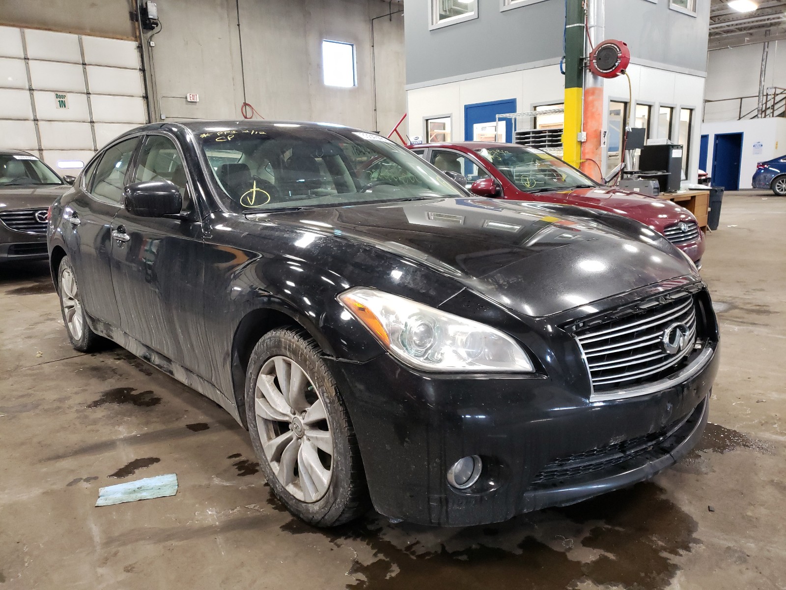 Infiniti M56 x (2011)