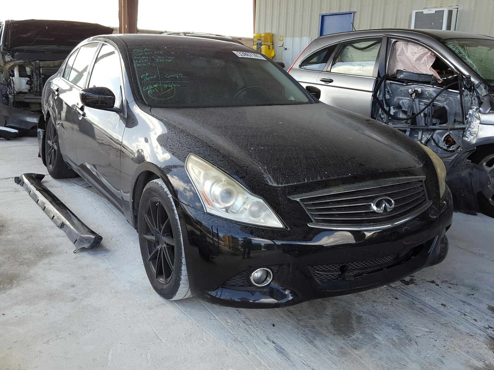 Infiniti G37 base (2012)