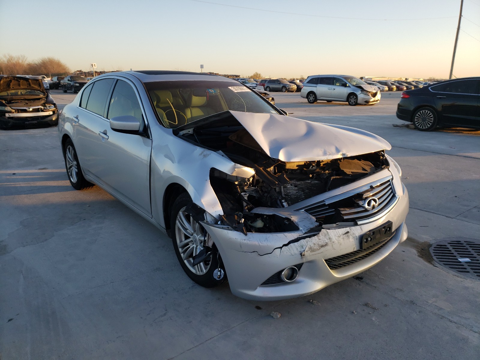 Infiniti G37 base (2012)