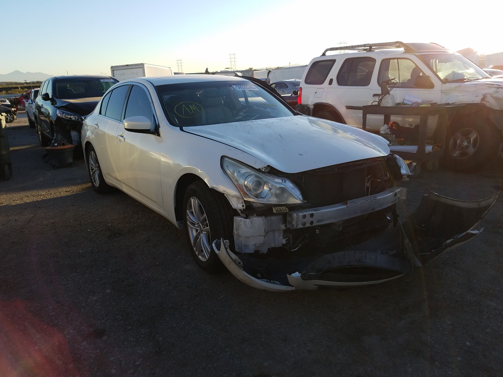 Infiniti G37 base (2012)