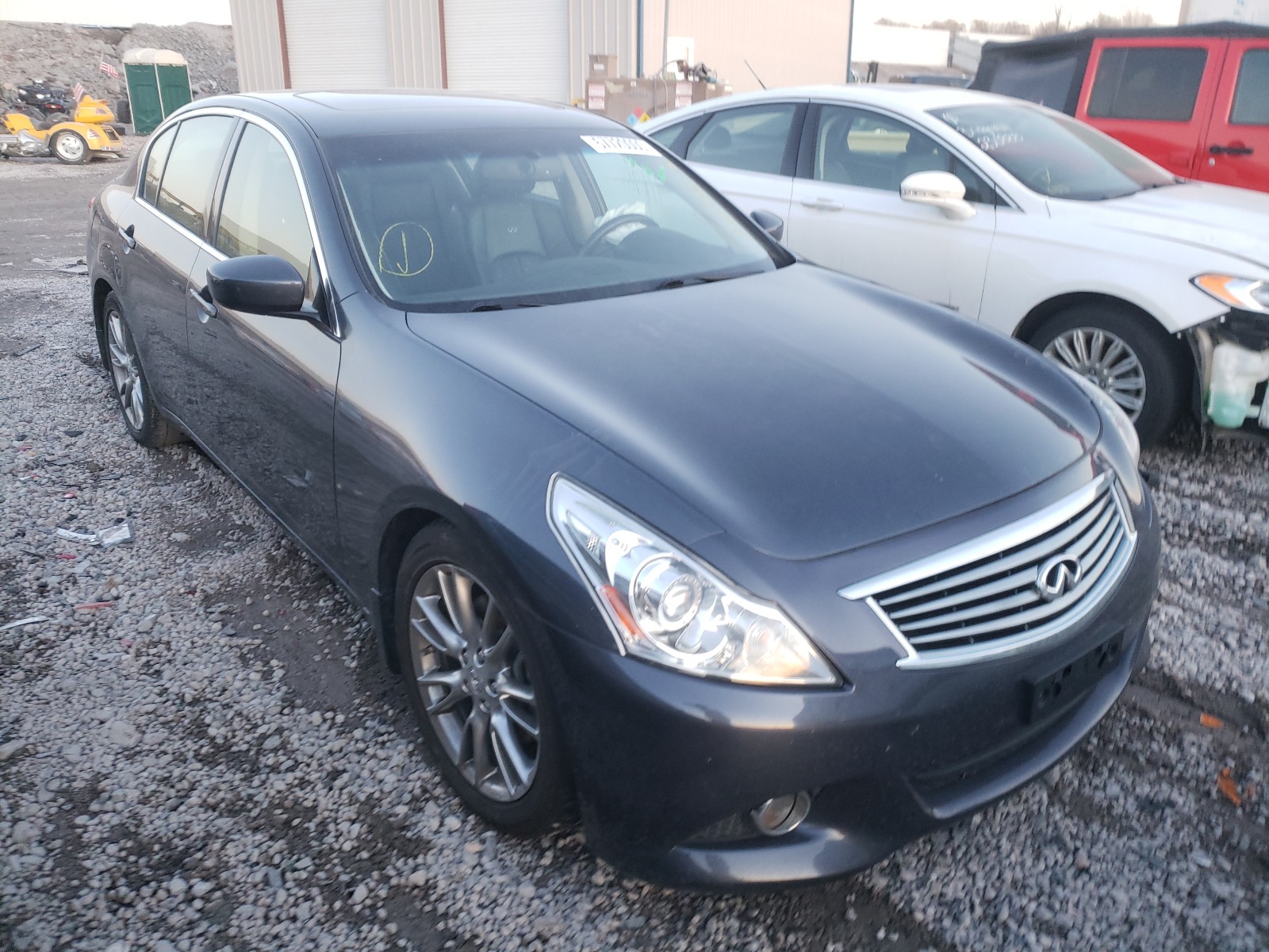 Infiniti G37 base (2013)