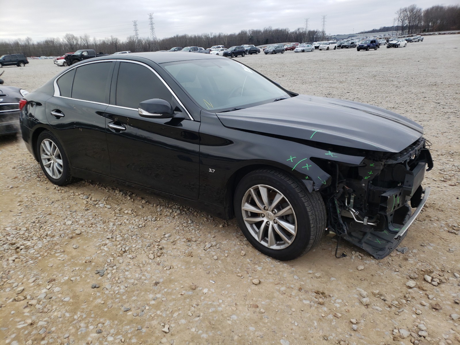 Infiniti Q50 base (2015)