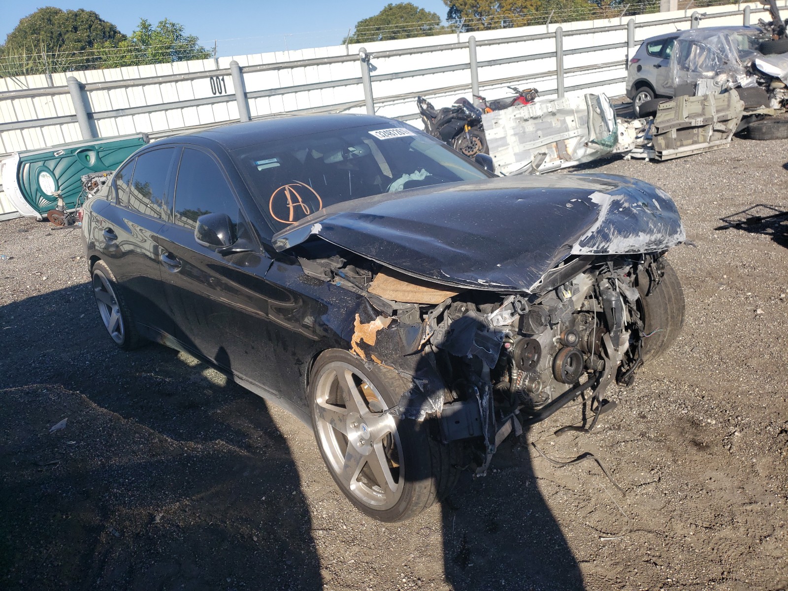 Infiniti Q50 base (2015)
