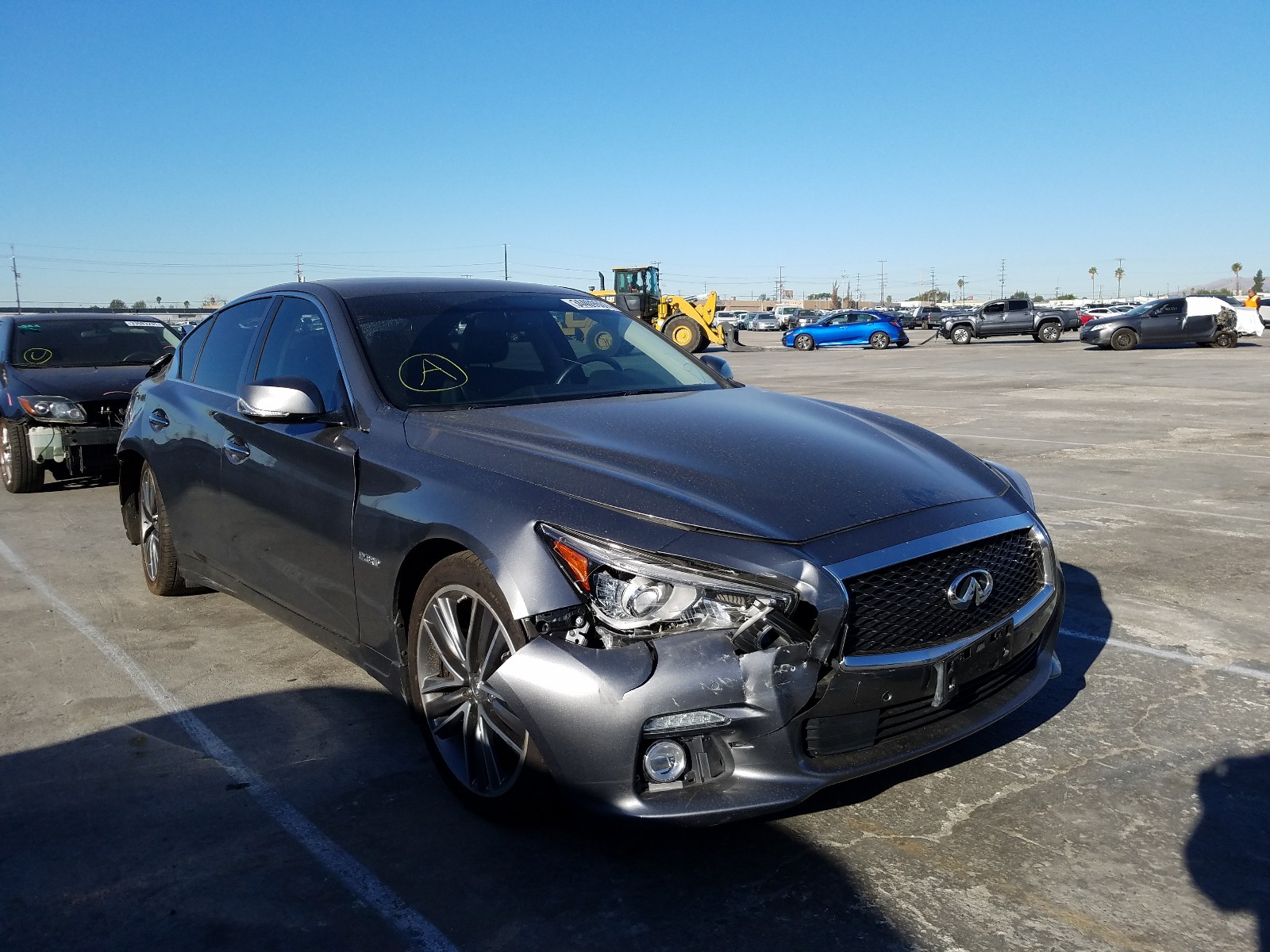 Infiniti Q50 hybrid (2017)