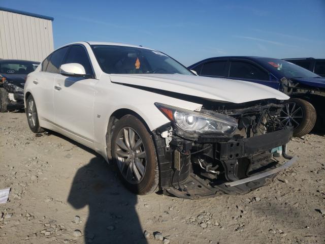 Infiniti Q50 base (2015)