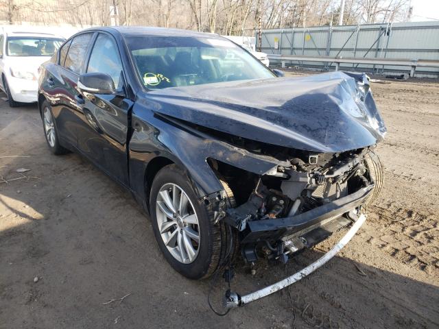 Infiniti Q50 base (2015)