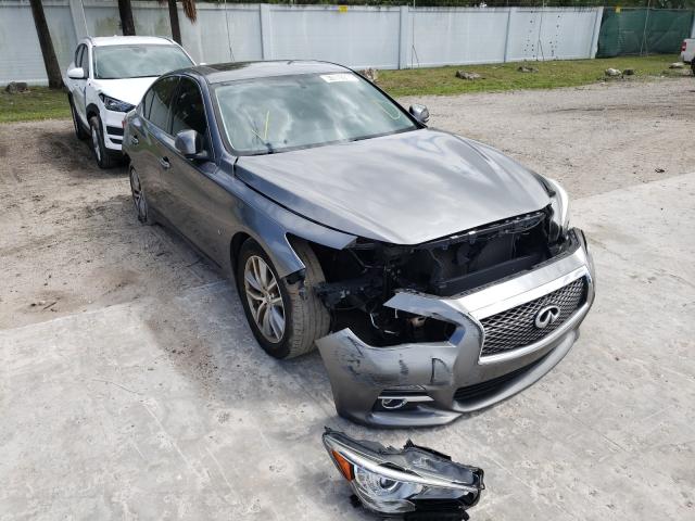 Infiniti Q50 base (2015)