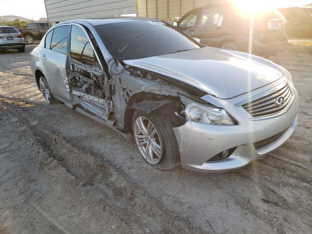 Infiniti G25 base (2012)