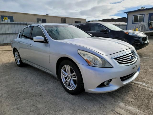 Infiniti G25 base (2011)
