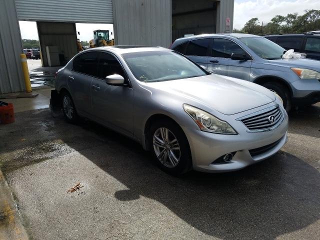 Infiniti G25 base (2011)