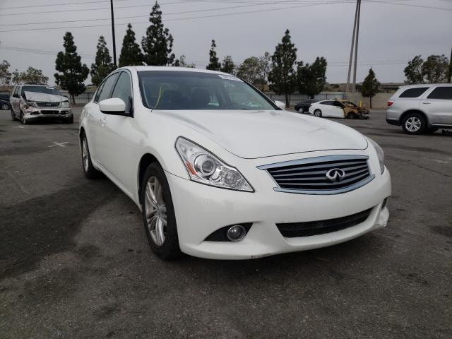 Infiniti G25 base (2012)