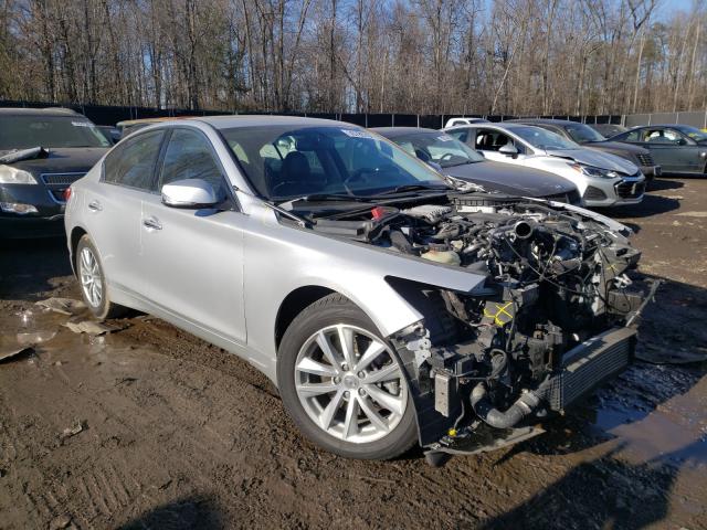 Infiniti Q50 base (2016)