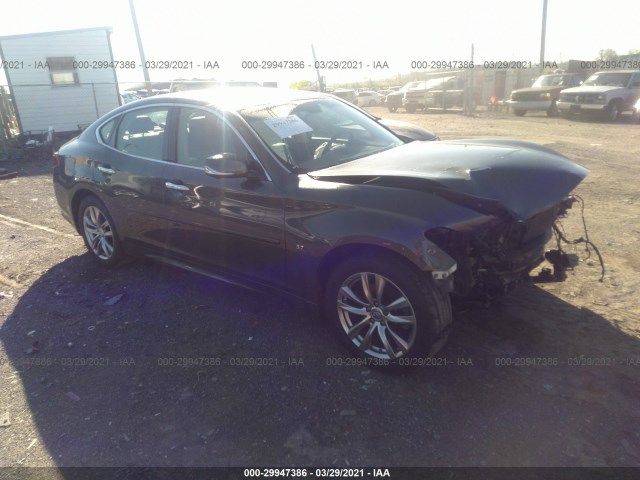 Infiniti Q70 (2015)