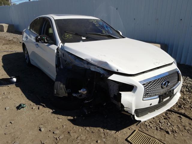 Infiniti Q50 base (2015)