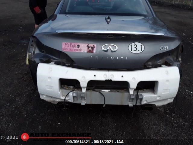 Infiniti G37 convertible (2012)