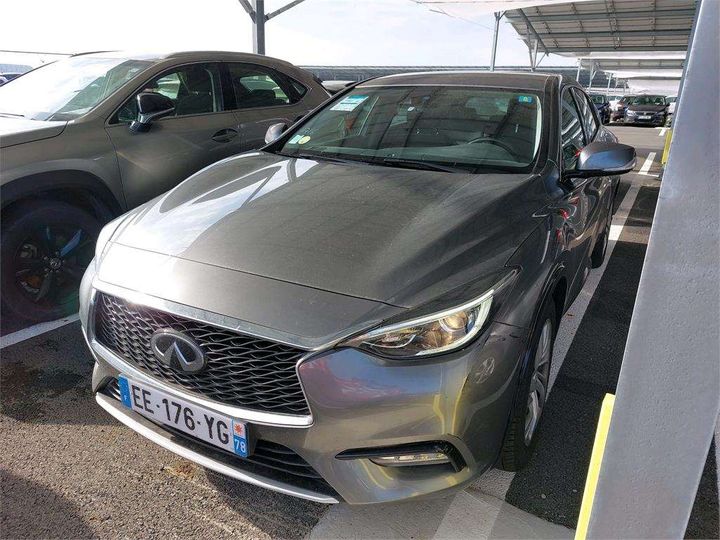 Infiniti Q30 (2016)