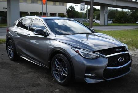 Infiniti Qx30 base (2017)