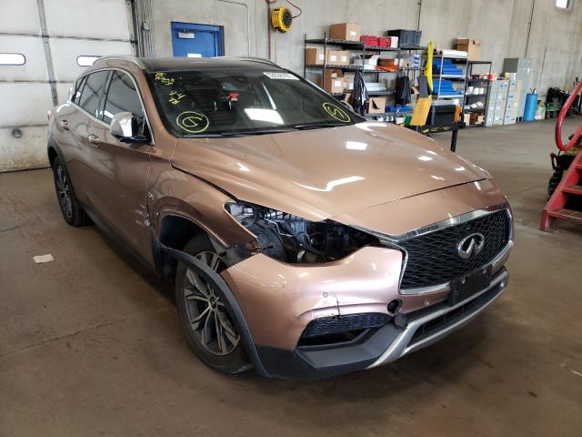 Infiniti Qx30 base (2017)