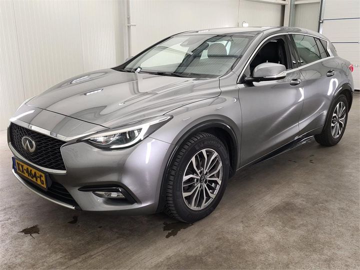 Infiniti Q30 (2016)