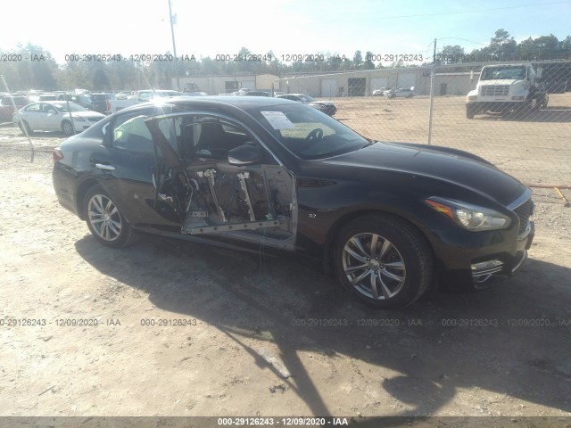 Infiniti Q70 (2016)