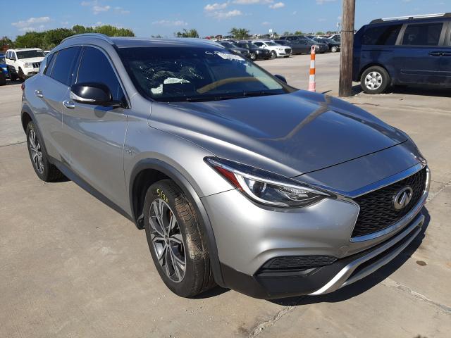 Infiniti Qx30 base (2017)