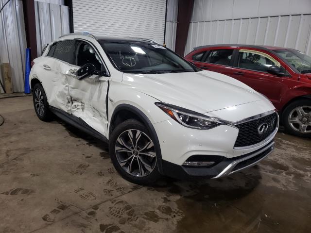 Infiniti Qx30 base (2017)