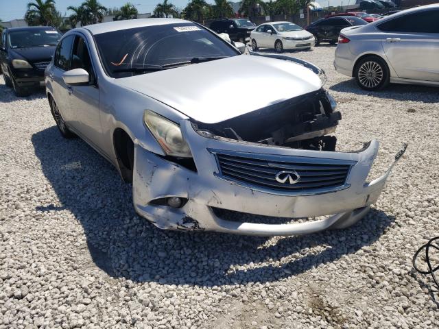 Infiniti G25 base (2012)