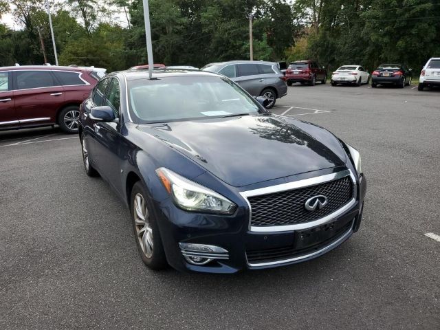 Infiniti Q70 (2018)