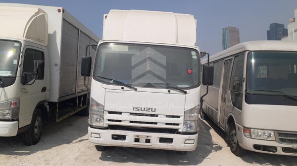 Isuzu Reward np (2017)