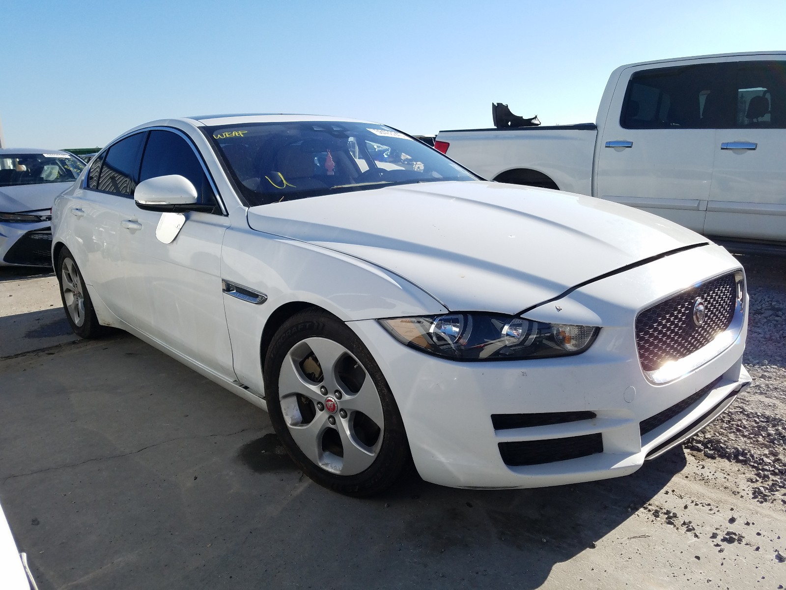 Jaguar Xe (2017)