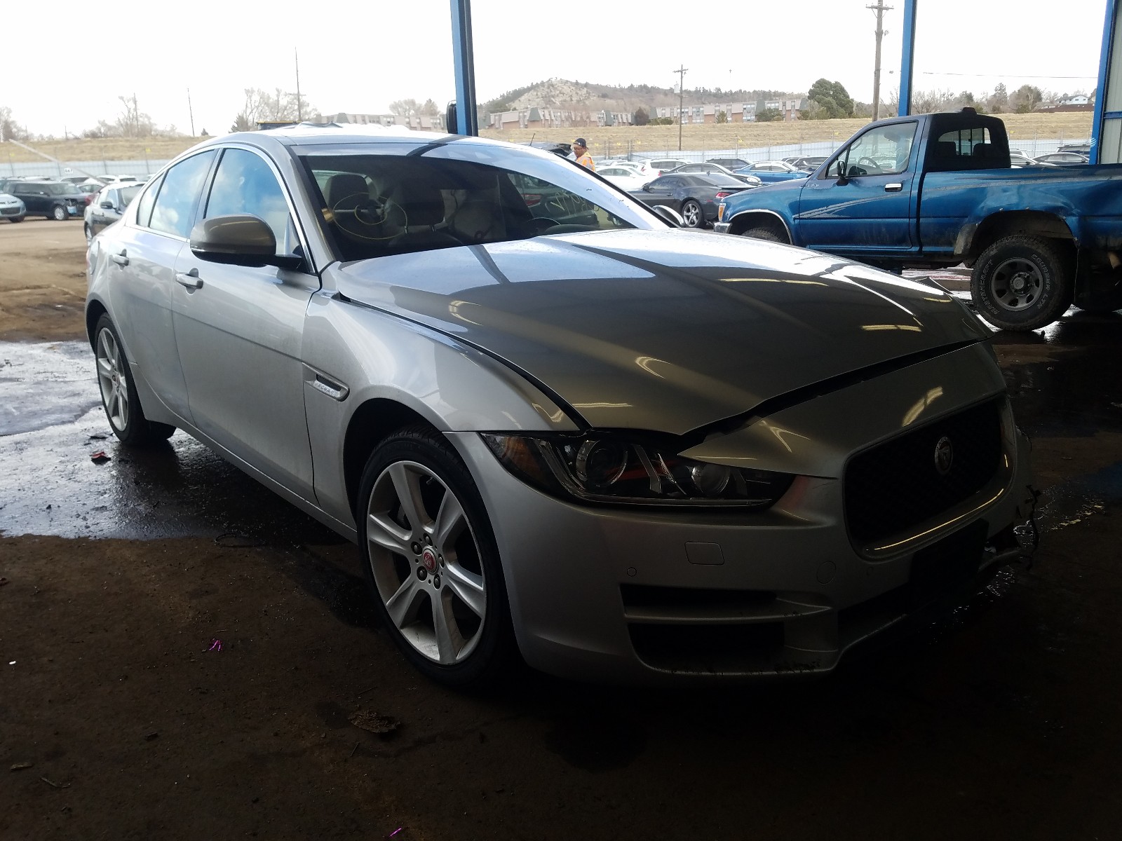 Jaguar Xe prestig (2018)