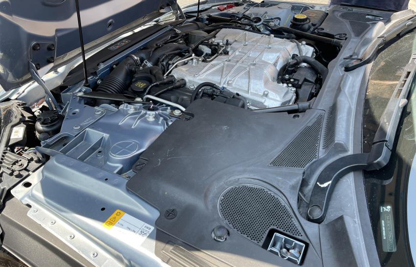 Jaguar F-type v8 2014
