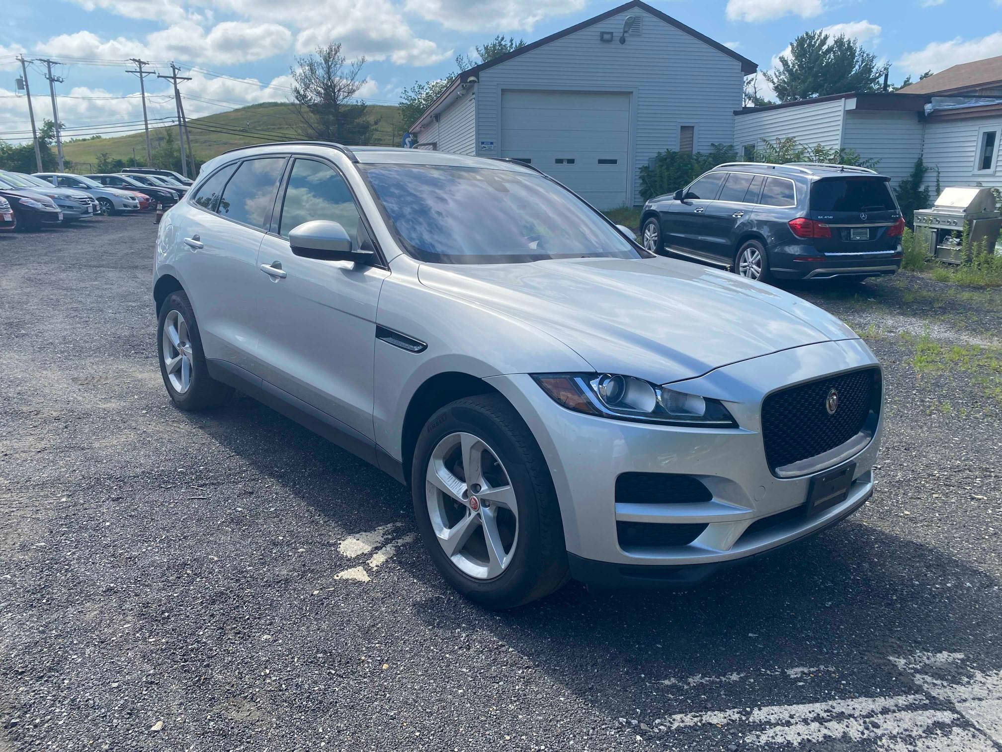 Jaguar F-pace pre (2017)