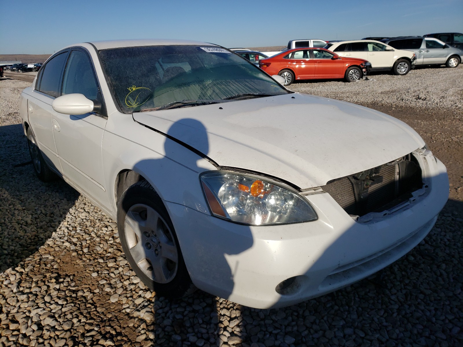 Nissan Altima bas (2003)