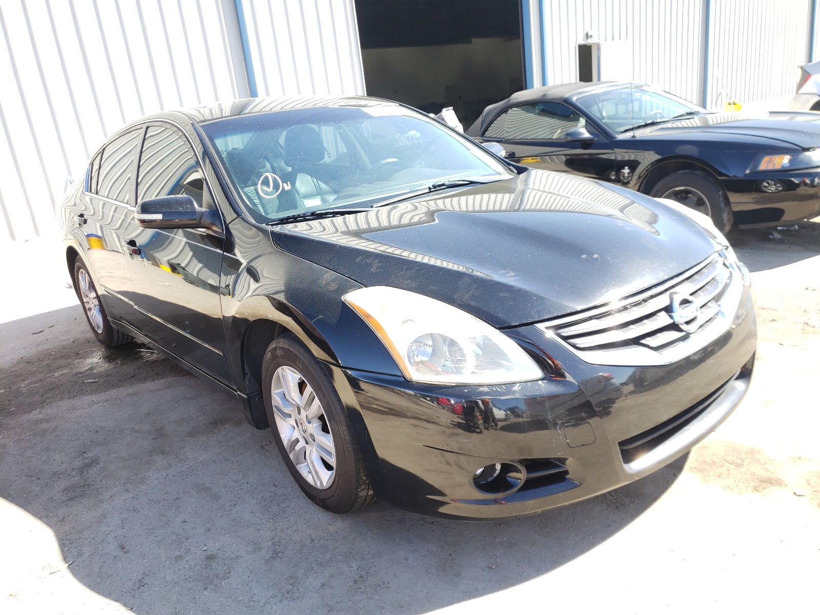 Nissan Altima bas (2010)