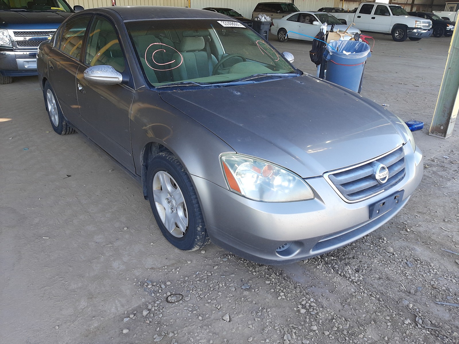 Nissan Altima bas (2003)