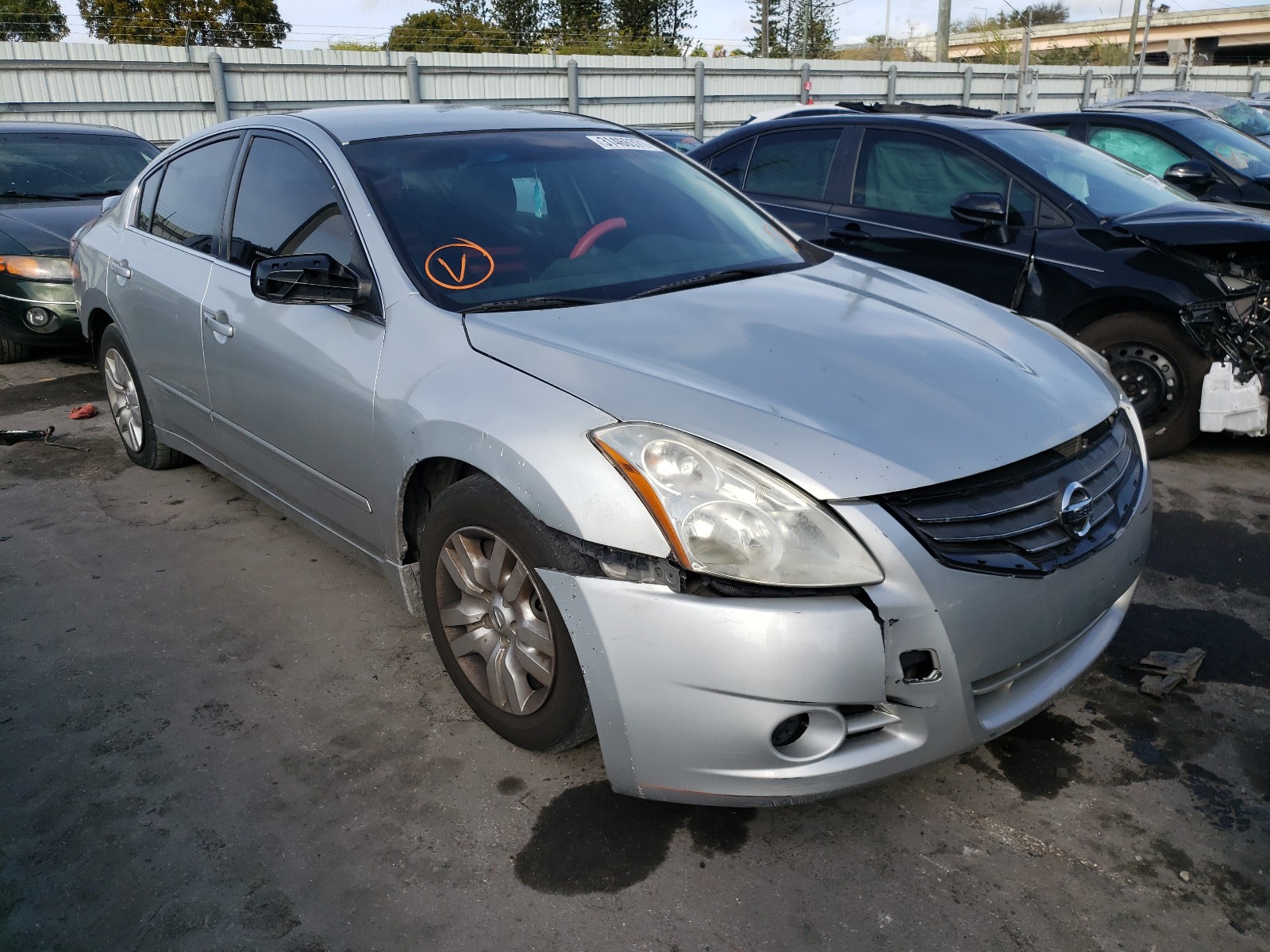 Nissan Altima bas (2011)