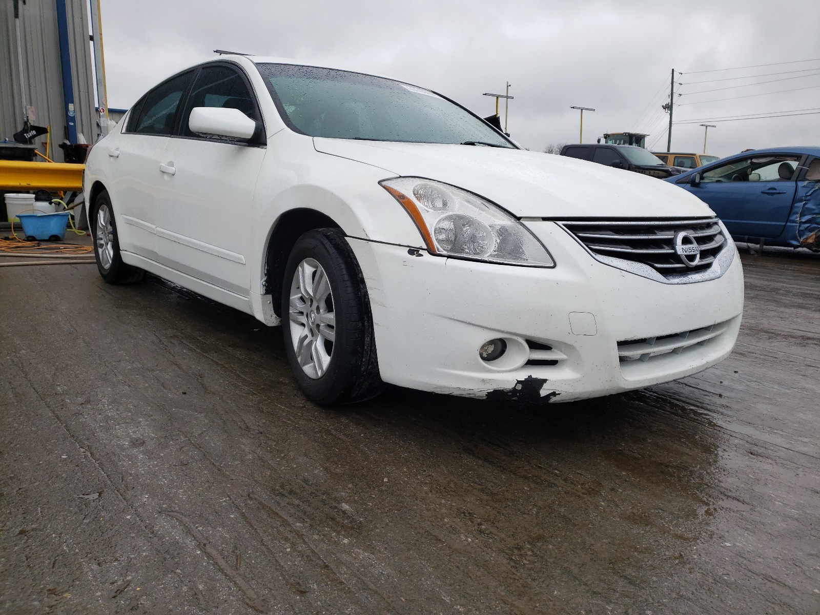 Nissan Altima bas (2012)