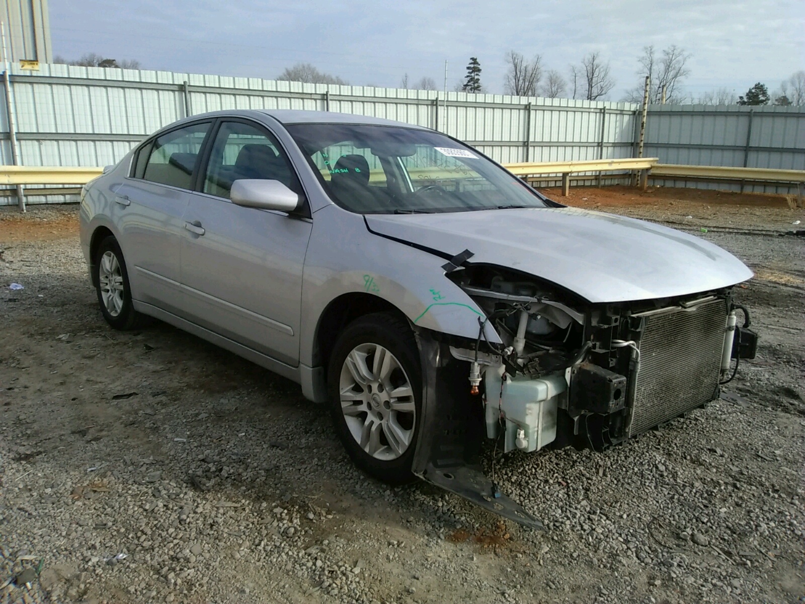 Nissan Altima bas (2012)