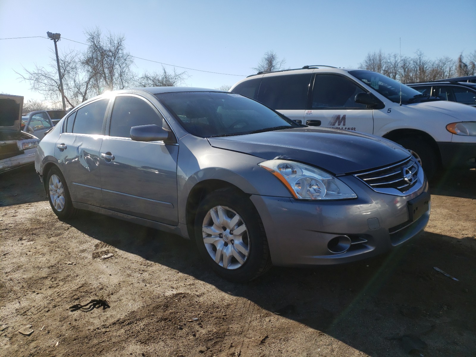 Nissan Altima bas (2012)