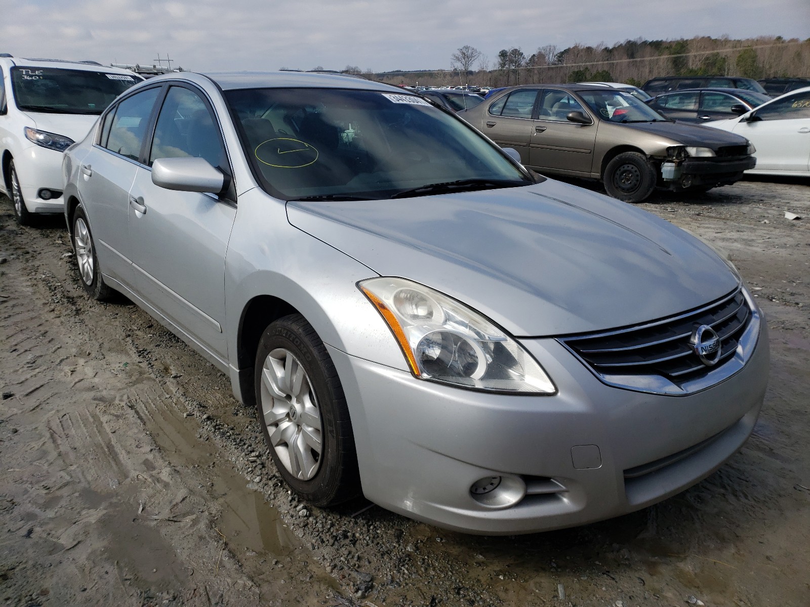 Nissan Altima bas (2012)