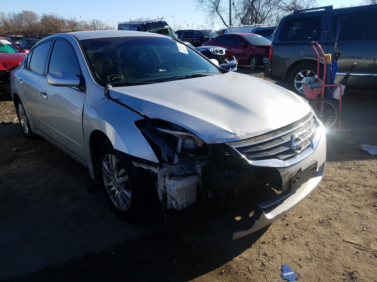 Nissan Altima bas (2012)