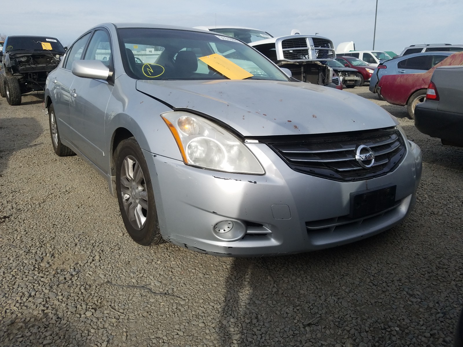 Nissan Altima bas (2012)