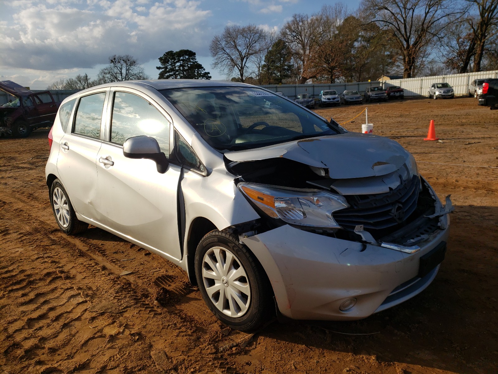 Nissan Versa note (2014)