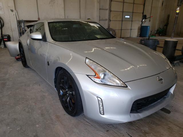 Nissan 370z base (2015)