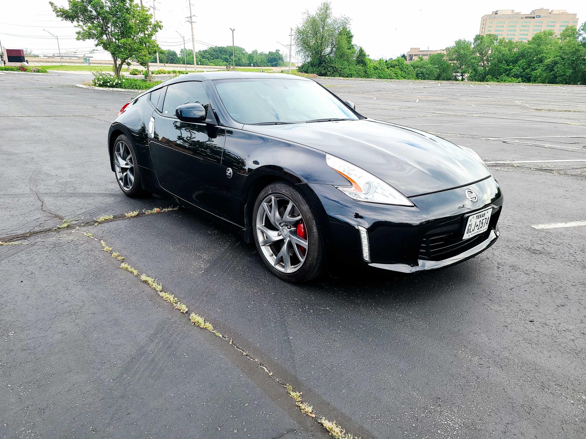 Nissan 370z base (2015)