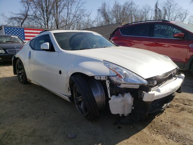Nissan 370z base (2017)