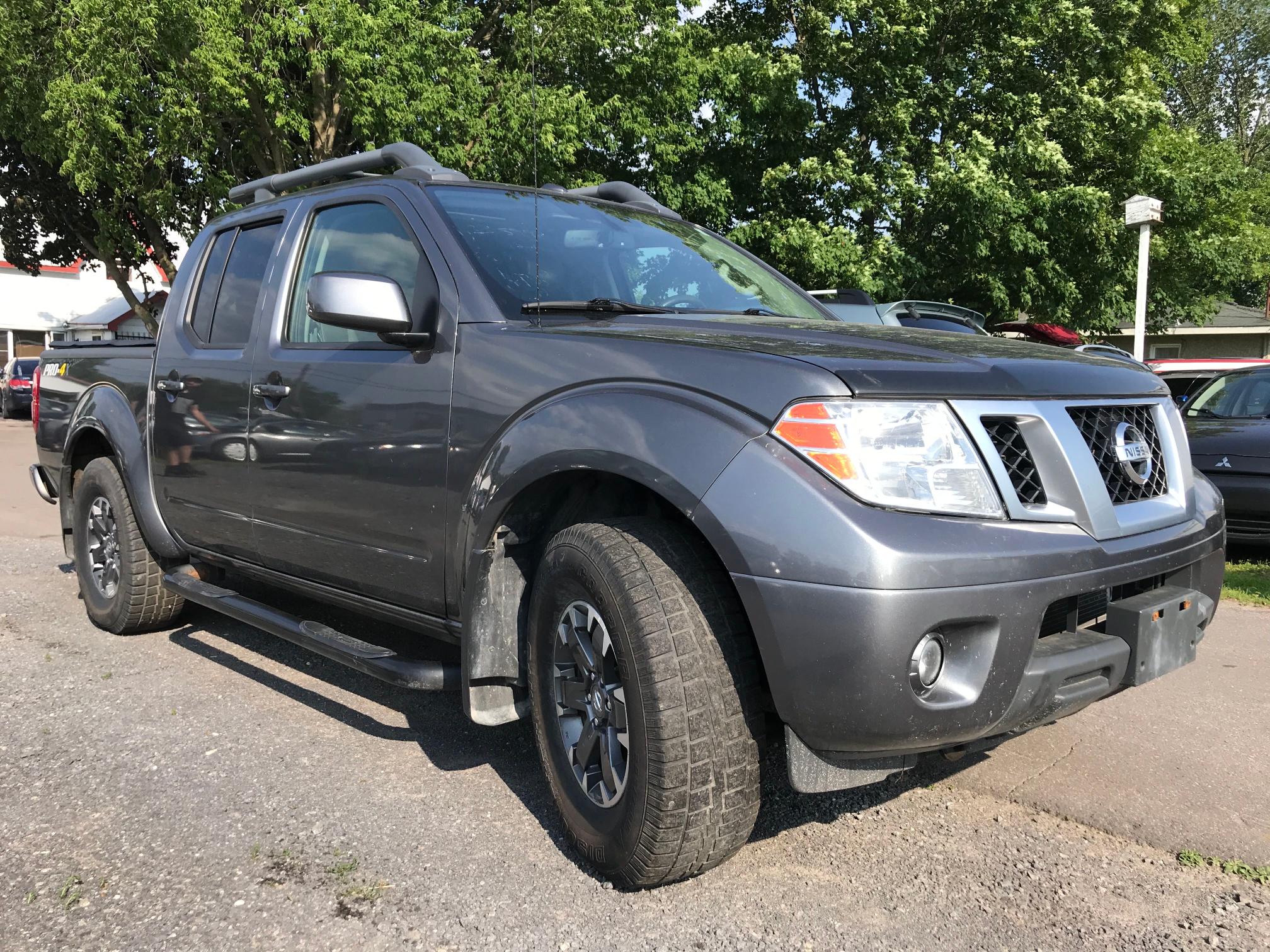 Nissan Frontier s (2016)