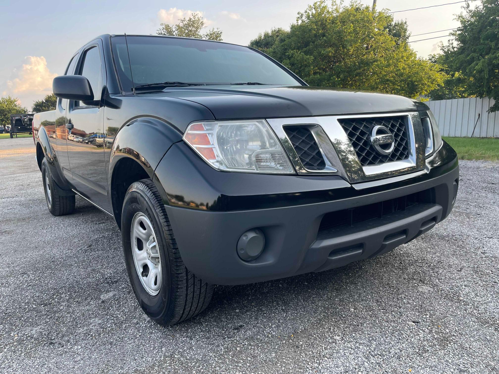 Nissan Frontier s (2014)